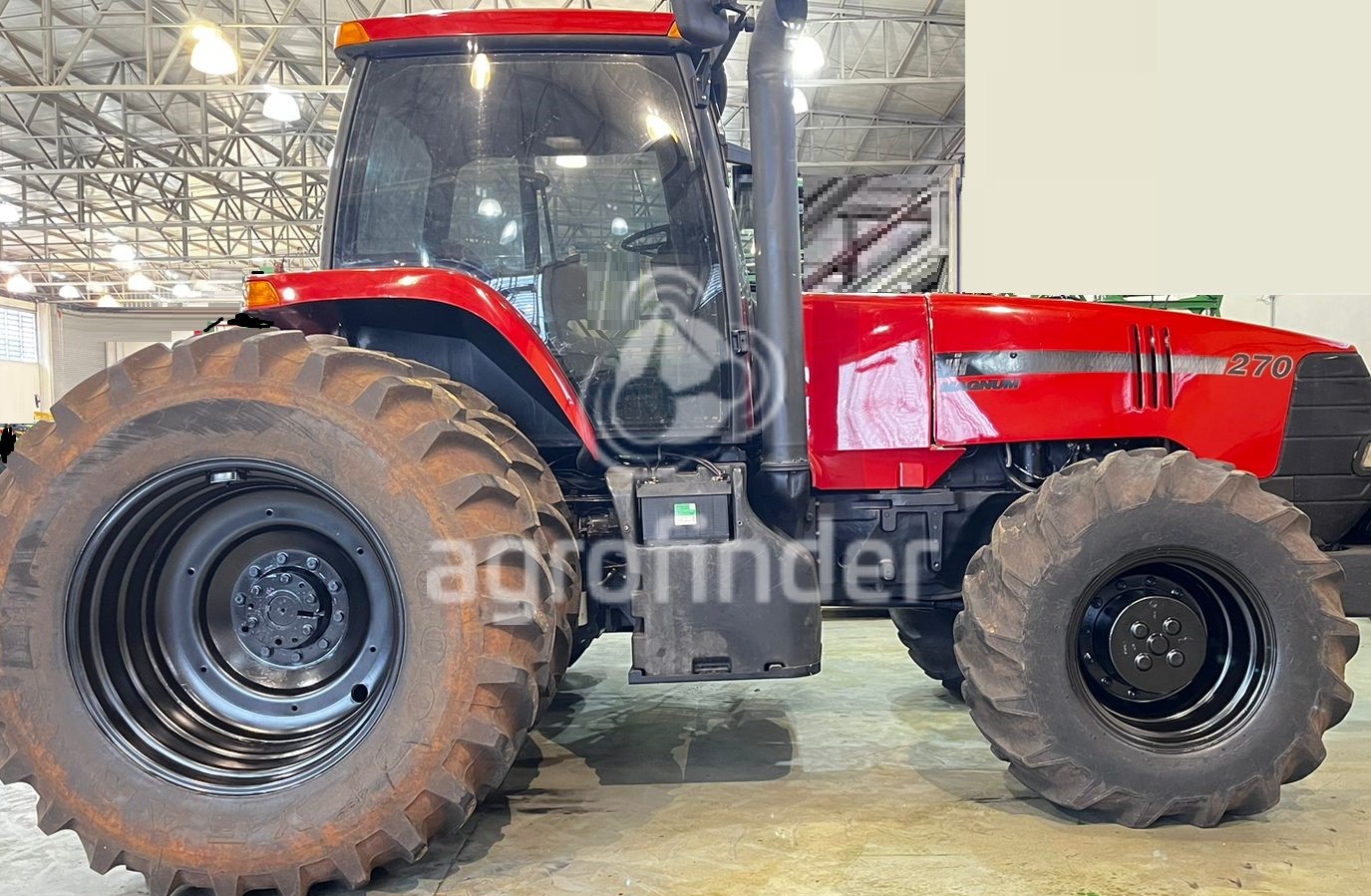 Trator Case IH Magnum 270
Ano 2014
