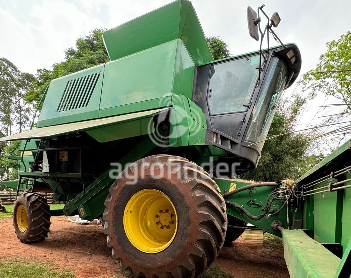 Colheitadeira John Deere 1550
Ano 2005
