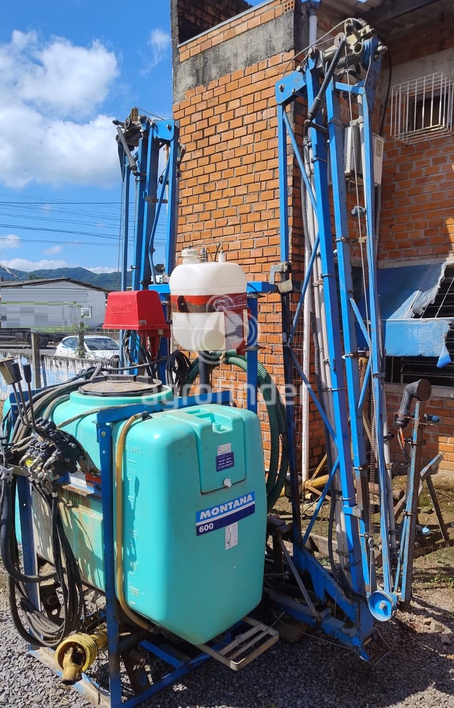 Pulverizador Hidráulico Montana 600 L
Ano 2009