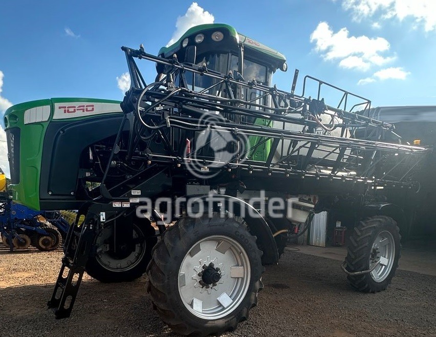 Pulverizador Autopropelido Metalfor 7040 
 Ano 2018
