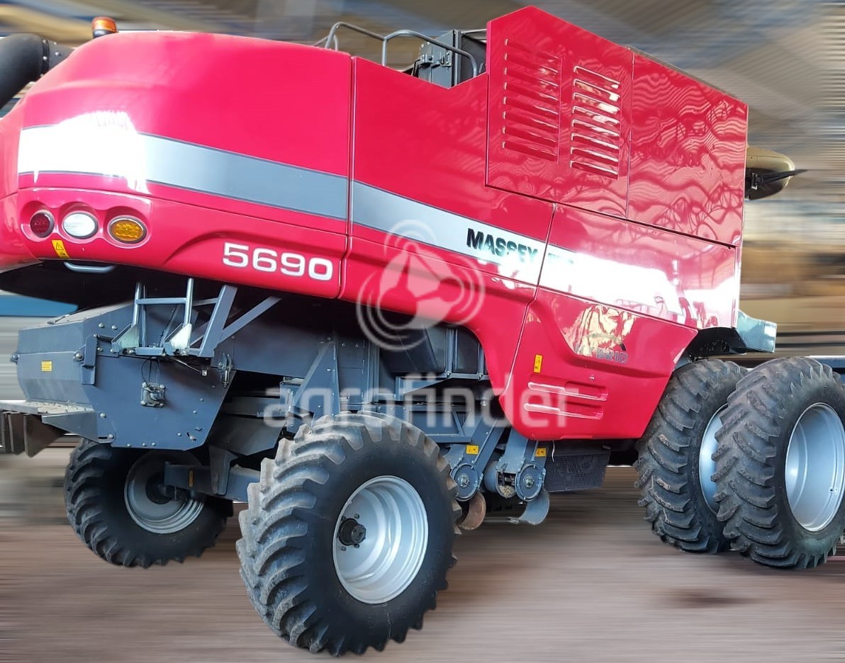Colheitadeira de grão Massey Ferguson 5690
Ano 2017