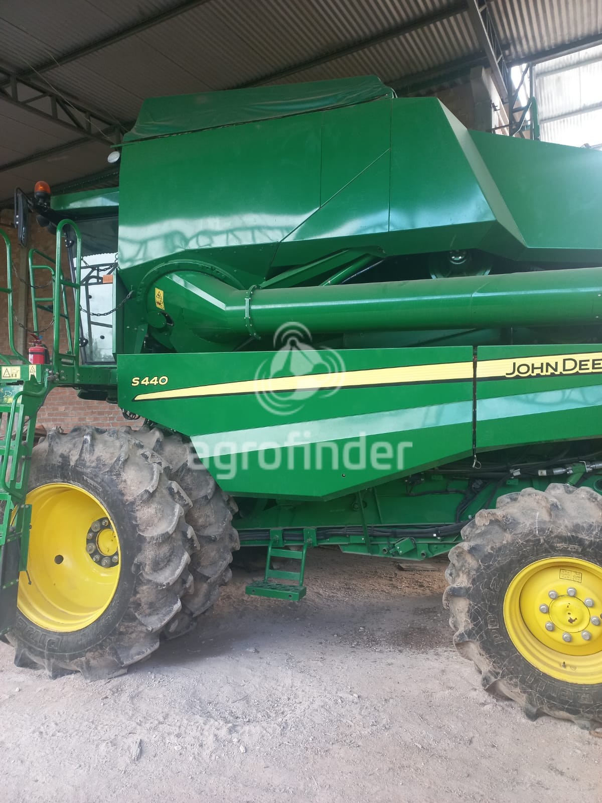 Colheitadeira de grão John Deere S 440 
 Ano 2019