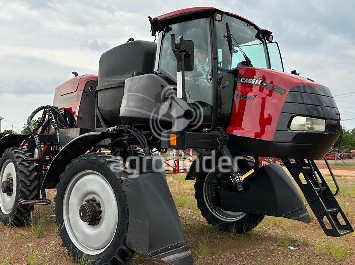 Pulverizador Autopropelido Case IH Patriot 250 
 Ano 2013
