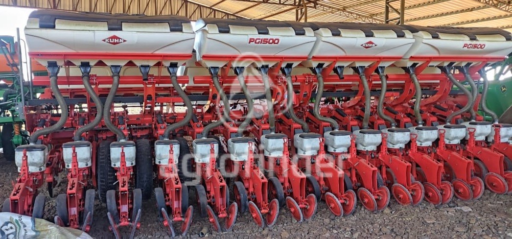 Plantadeira de Verão Kuhn PG 15000
Ano 2017