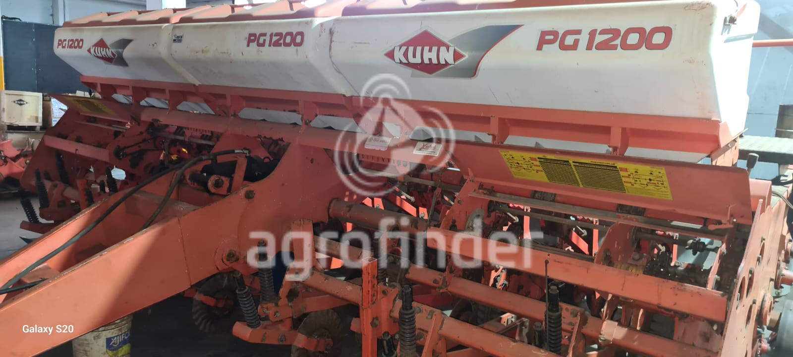 Plantadeira de Verão Kuhn PDM PG 1200
Ano 2010