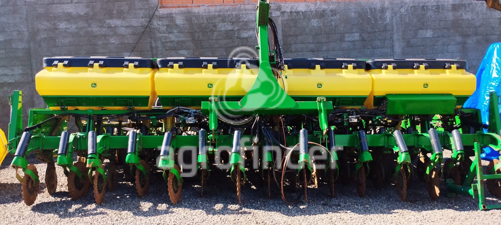 Plantadeira de Verão John Deere 2115 CCS
Ano 2017