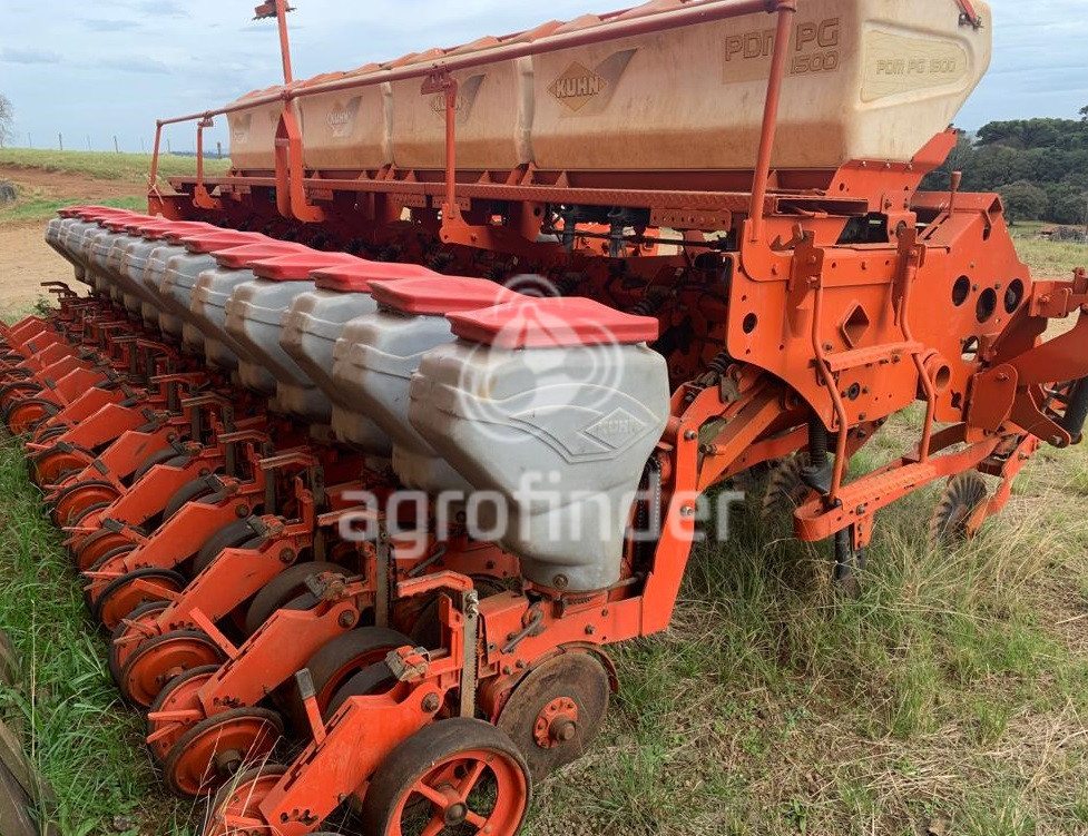 Plantadeira de Verão Kuhn PG 15000
Ano 2012