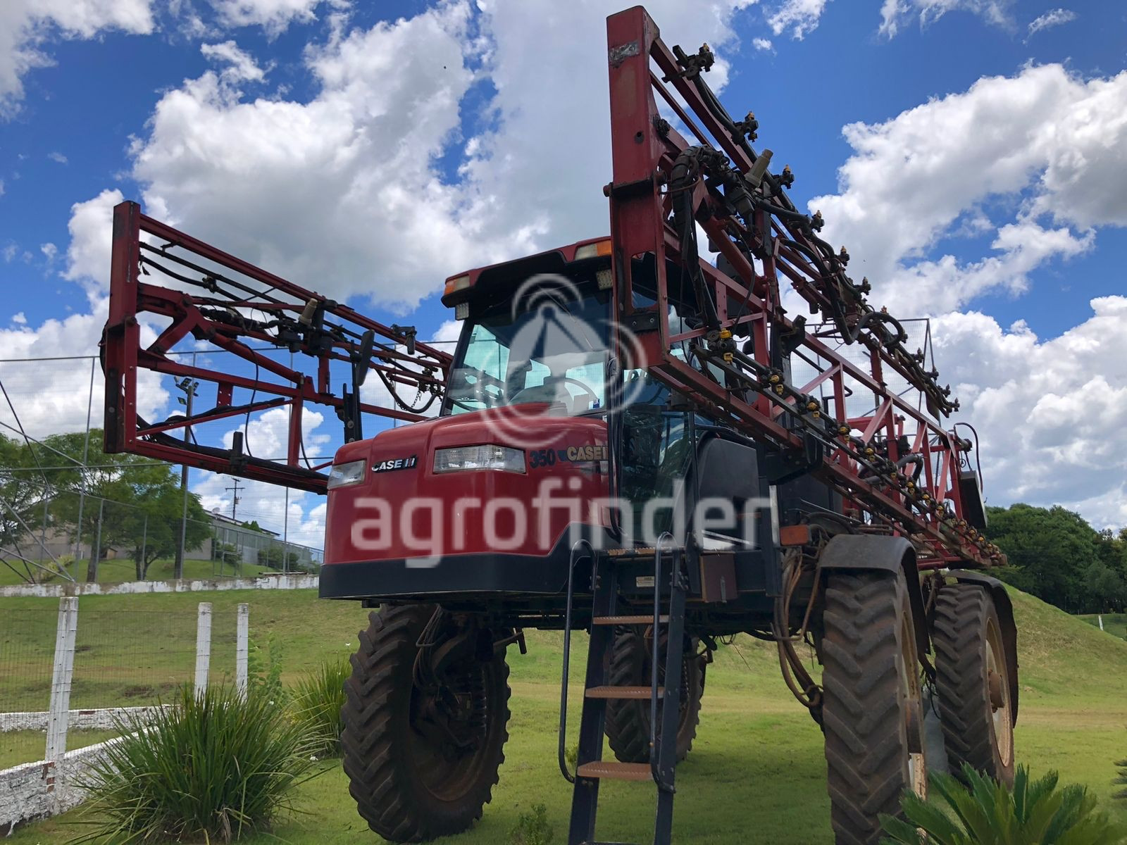 Pulverizador Autopropelido Case IH Patriot 350
Ano 2014