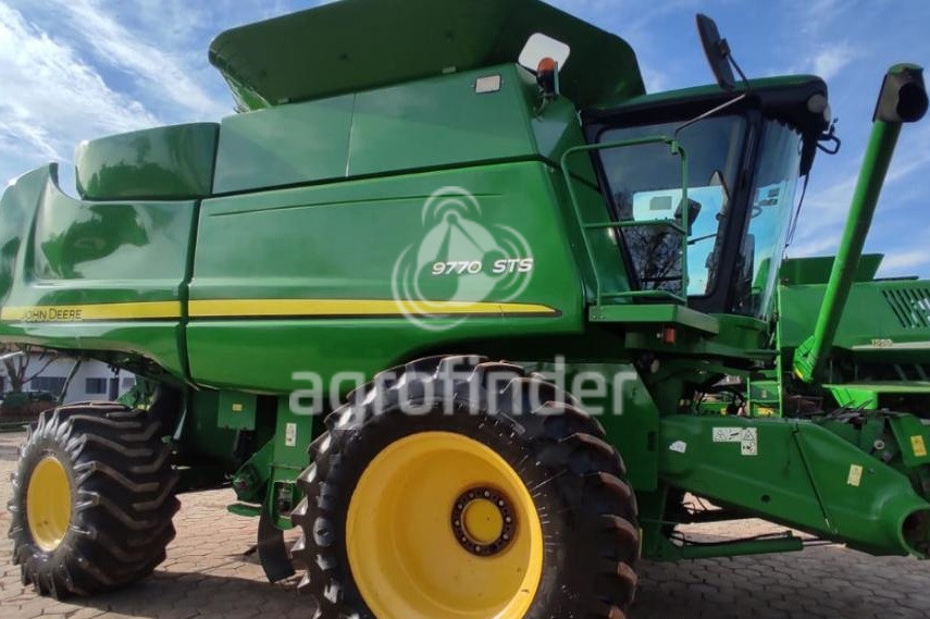 Colheitadeira de grão John Deere STS 9770
Ano 2013